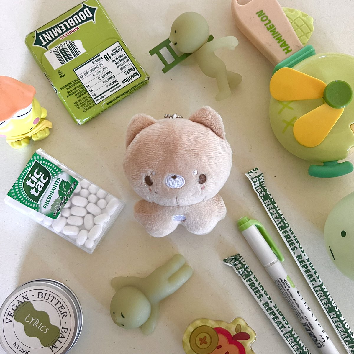mayooracha's tweet photo. more creatures !! https://t.co/njfo5qIFGA