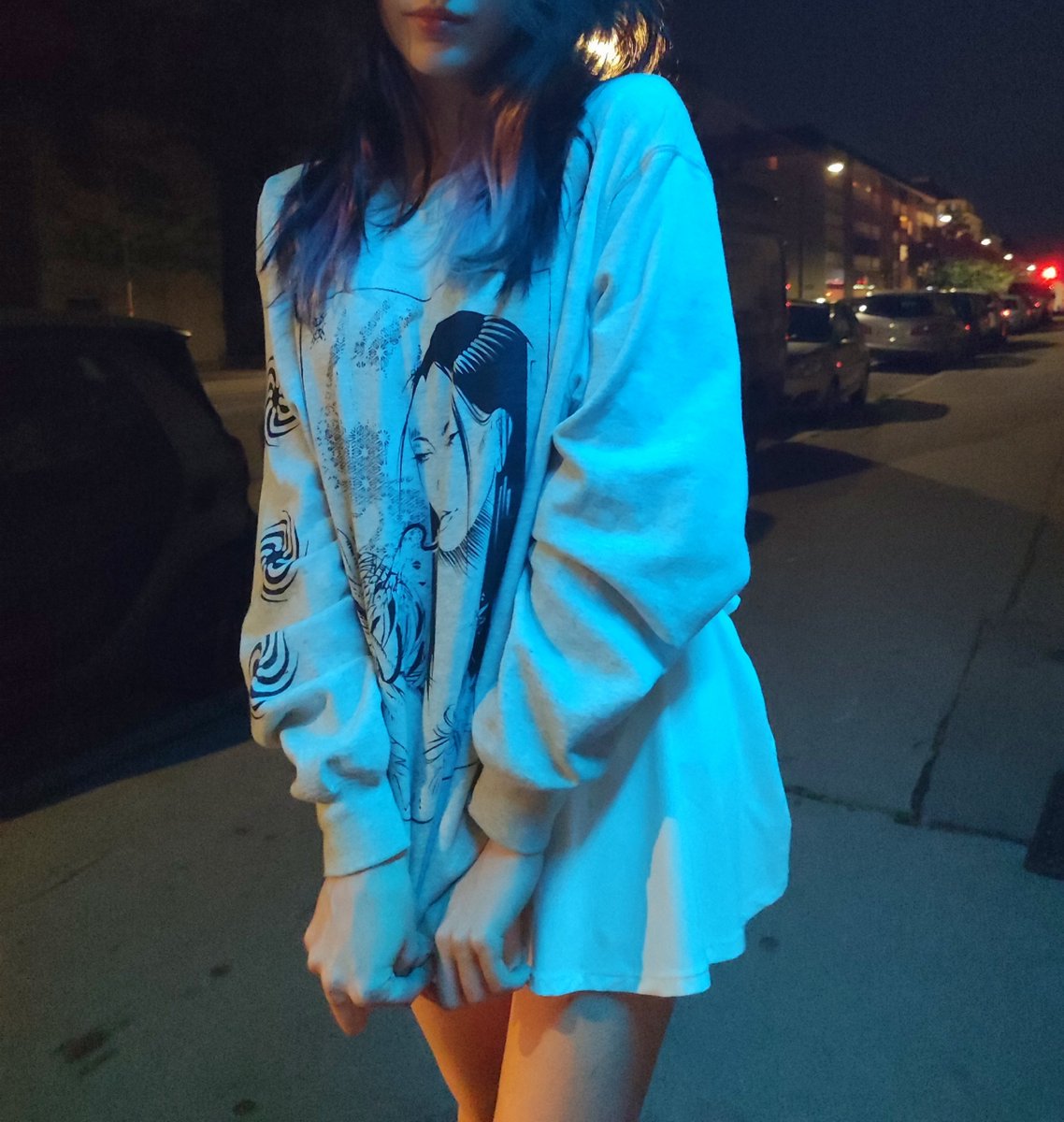 justreychan's tweet photo. wishing it was your hoodie I was wearing🤭 https://t.co/BJgWM7ZEtv