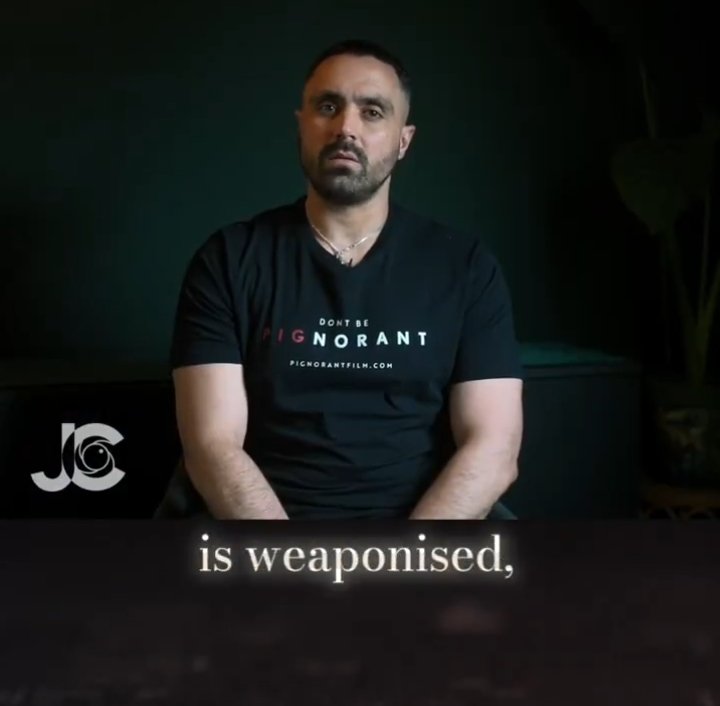 Brower6918043's tweet photo. @metpoliceuk when you going arrested this man for attacking threatening and breaking entire in slaughter companies and he threatened to blow them up too with his team. #Terrorist #joeycarbstrong #killer #hatecrime #fyp #weapons https://t.co/n0KGpKQe1U