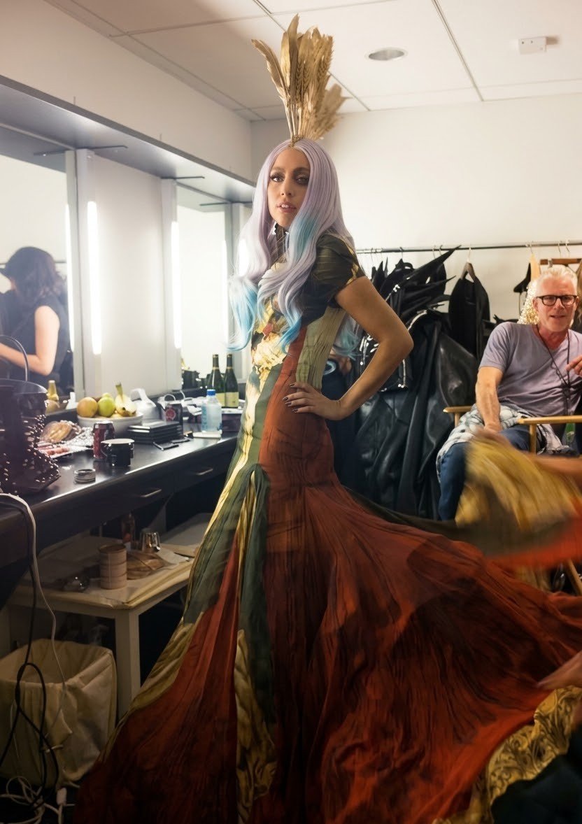 HausOfBitchs's tweet photo. lady gaga backstage at the vmas. https://t.co/Bh3nBtE3qp