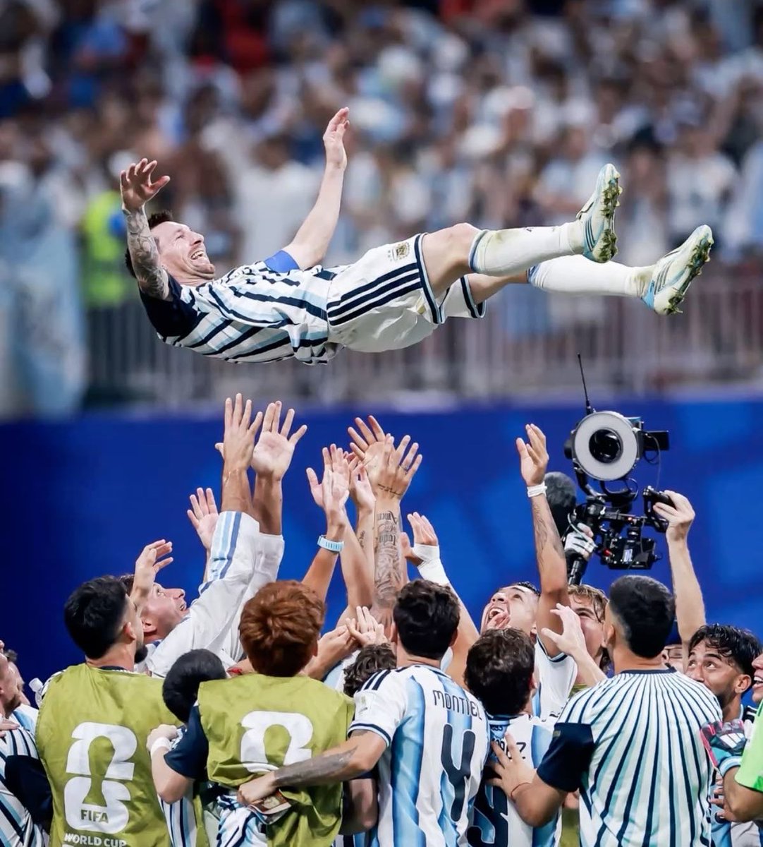 Tobs_fc's tweet photo. 🚨 BREAKING: Some Inter Miami players are discussing within themselves to travel to Argentina for Messi’s farewell game. 

They also want to specially give him a proper send off. https://t.co/ApsoUpMPEb
