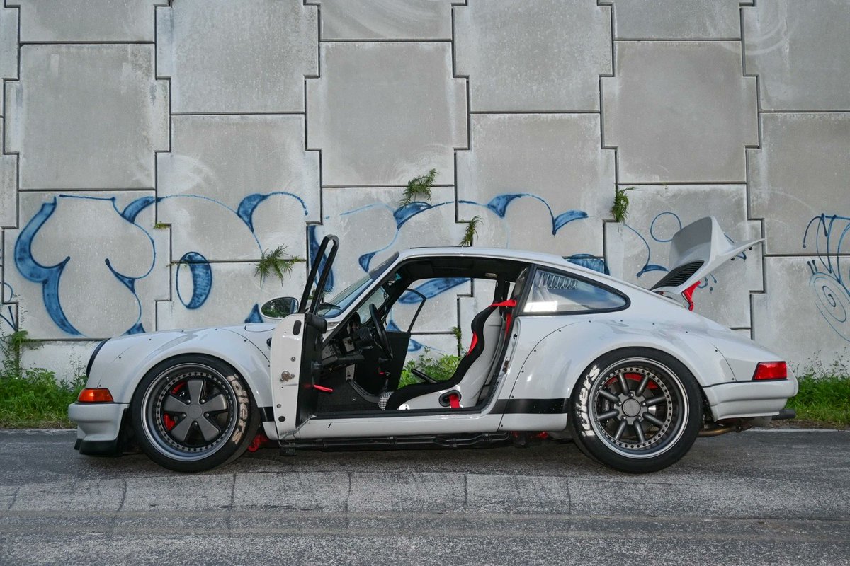 realUNICARNS's tweet photo. Nakai-san’s signature look without the giant wing - pure ducktail perfection.
1989 Porsche 911 RWB Spectre - Back Date 964 - $244,950 or Best Offer
Seller's eBay Ad: https://t.co/CEM3AlkqU4
#RWB #Porsche911 https://t.co/PVmgEMhS99