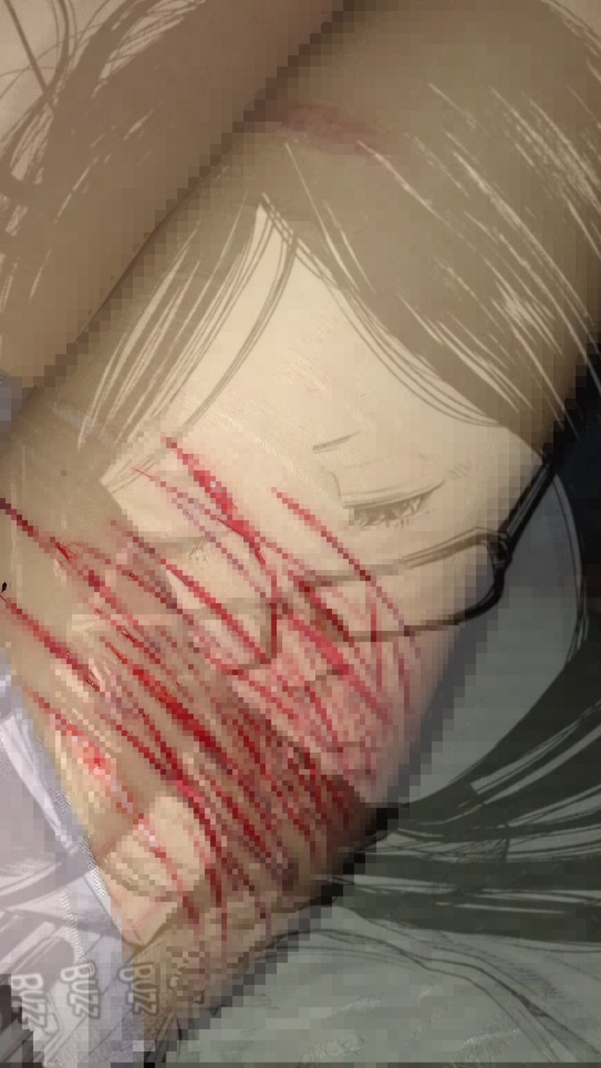 arrozconnuggett's tweet photo. SFX,fakefakefake makeup d halloween, ai generation 

#fakeblood #makeup
#shedtwt #punpun https://t.co/aF1nz8ccGE