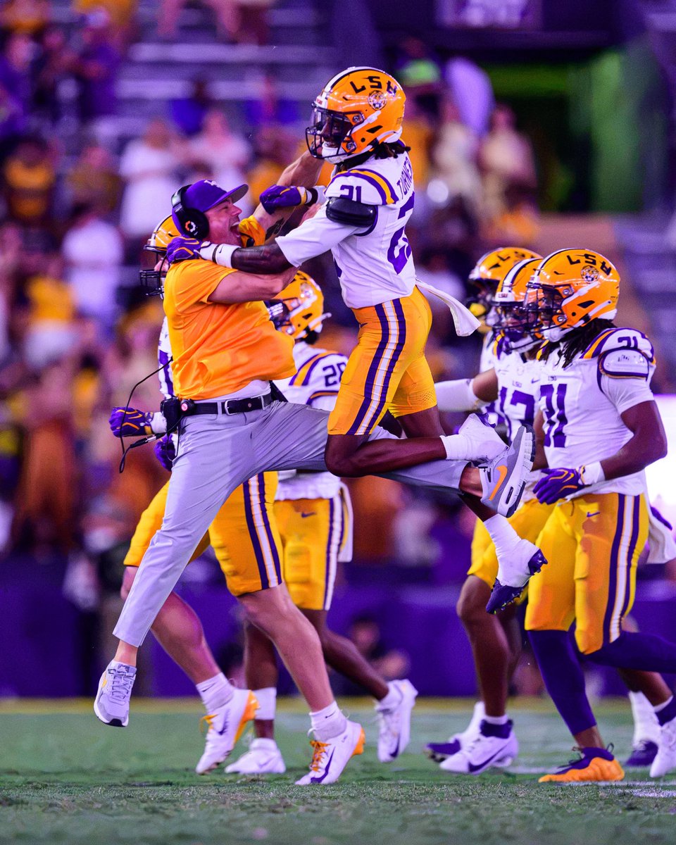 LSUfootball's tweet photo. Defense was cookin’ https://t.co/BJ9R1n4Yfz