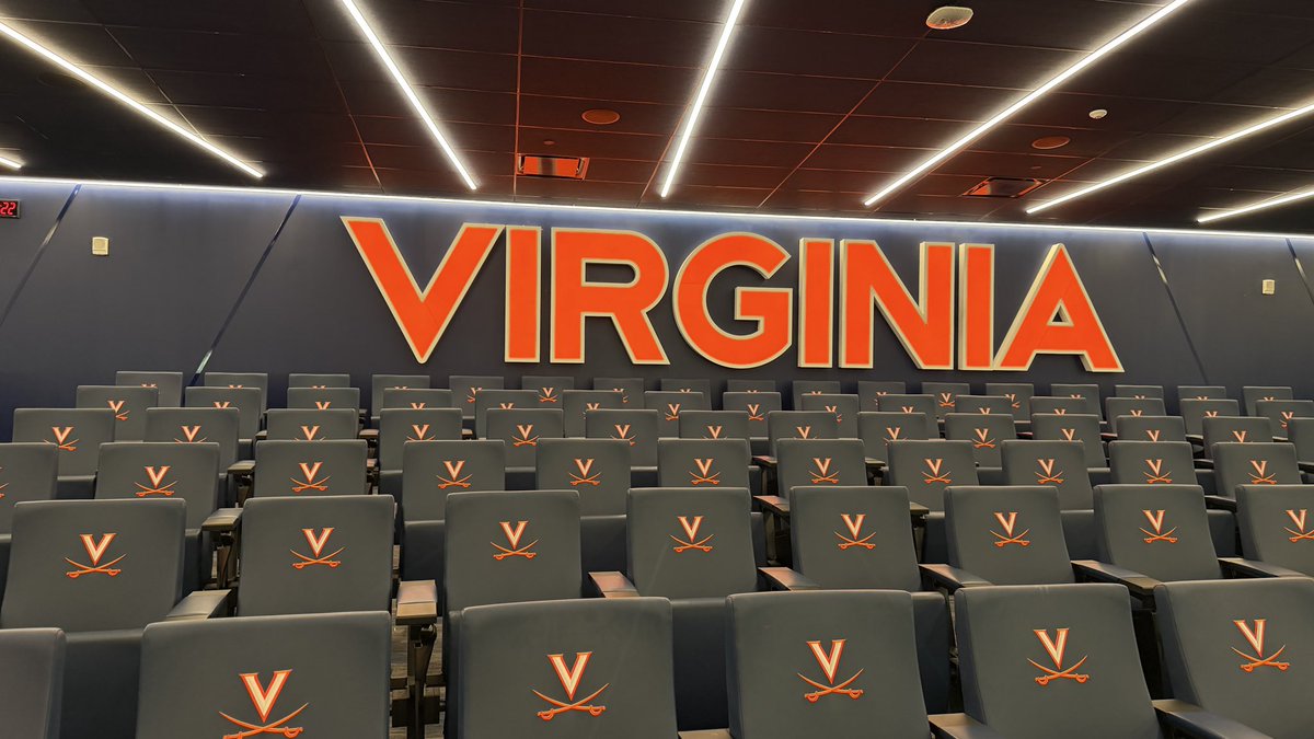 JayceOwnbey54's tweet photo. Awesome Win last night! It was great getting back to @UVAFootball and staying in touch with @Coach_TElliott @JoeyOrck 
@CoachLMartin 
@chrisjarrell_1 
#WinToday
@dwdanielFB 
@CoachChrisStone 
@Coach__TA 
@On3 
@RivalsHS 
@CodyBellaire 
@247recruiting 
@PRecruiting7 
@sixstarfootball 
@One11Recruiting
@fourquarterSC