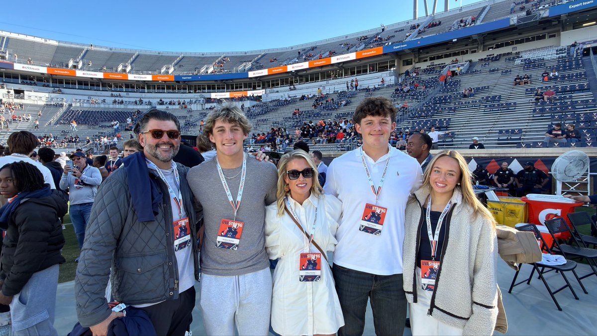 JayceOwnbey54's tweet photo. Awesome Win last night! It was great getting back to @UVAFootball and staying in touch with @Coach_TElliott @JoeyOrck 
@CoachLMartin 
@chrisjarrell_1 
#WinToday
@dwdanielFB 
@CoachChrisStone 
@Coach__TA 
@On3 
@RivalsHS 
@CodyBellaire 
@247recruiting 
@PRecruiting7 
@sixstarfootball 
@One11Recruiting
@fourquarterSC
