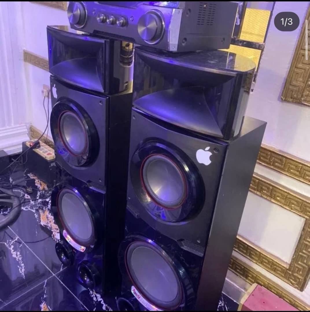 SuccessOdi81764's tweet photo. If you love massive bass and clear sound, this beast is for you 🔊🔥
Super Clean 2300W Bass Blast ARx10 4.2ch AV Receiver Home Theater System with Dual Subwoofers!
This thing will comfortably shake your entire living room or setup 💥
📍 Location: Ikeja, Lagos
💰 Price: ₦485,000 https://t.co/BaQkDtawd5