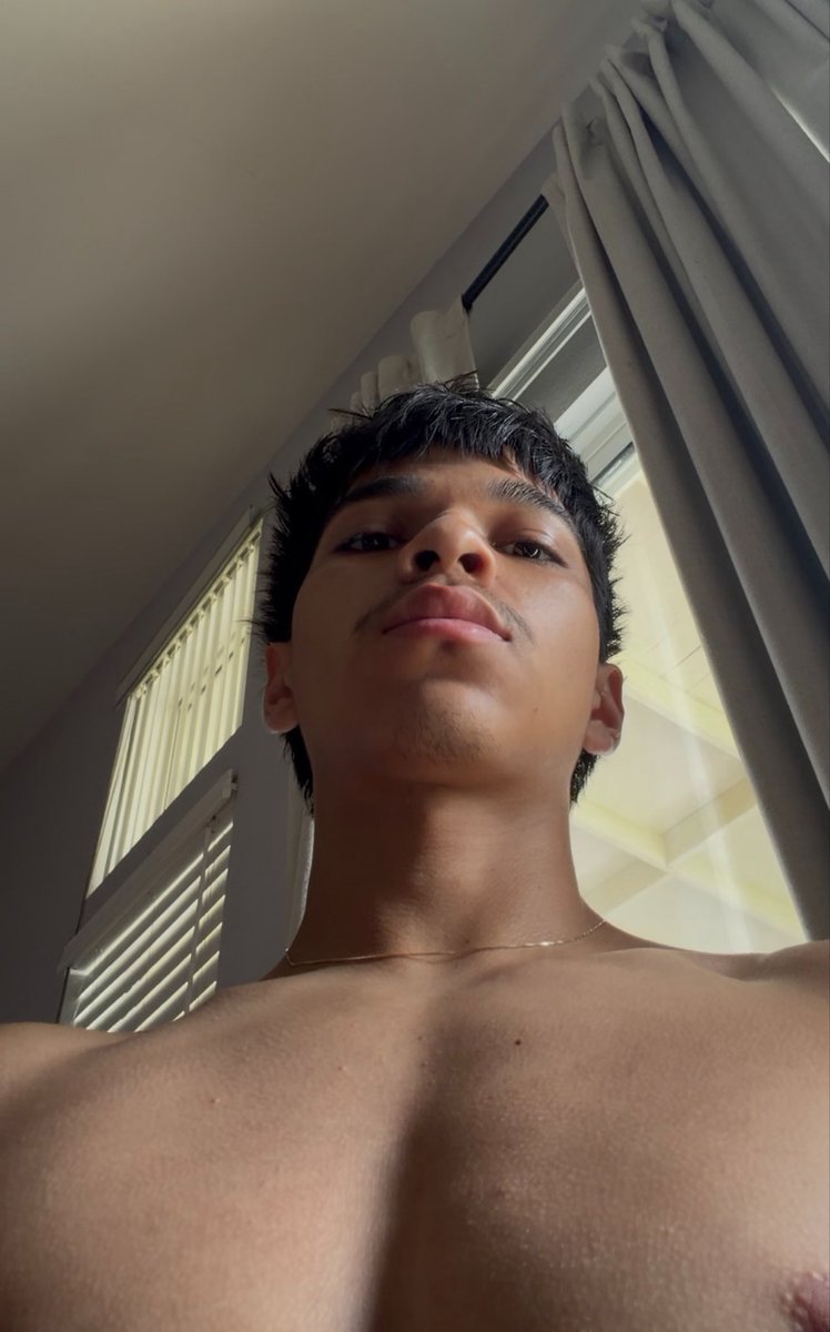 Mosezx1's tweet photo. my morning hair 🫥 https://t.co/1nzT4UtO01