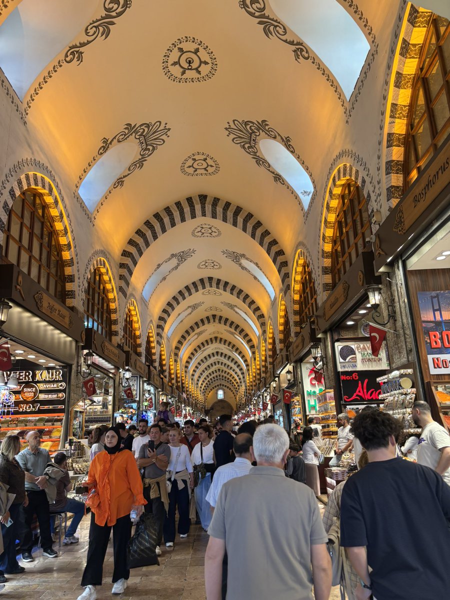 kitajyaezu's tweet photo. イスタンブールにストップオーバーしてるのですが、来年はF1あるんですね。
しかもバクーの翌週…これは連続参戦する猛者がいるような
#F1バクー https://t.co/oszHMzvEa3