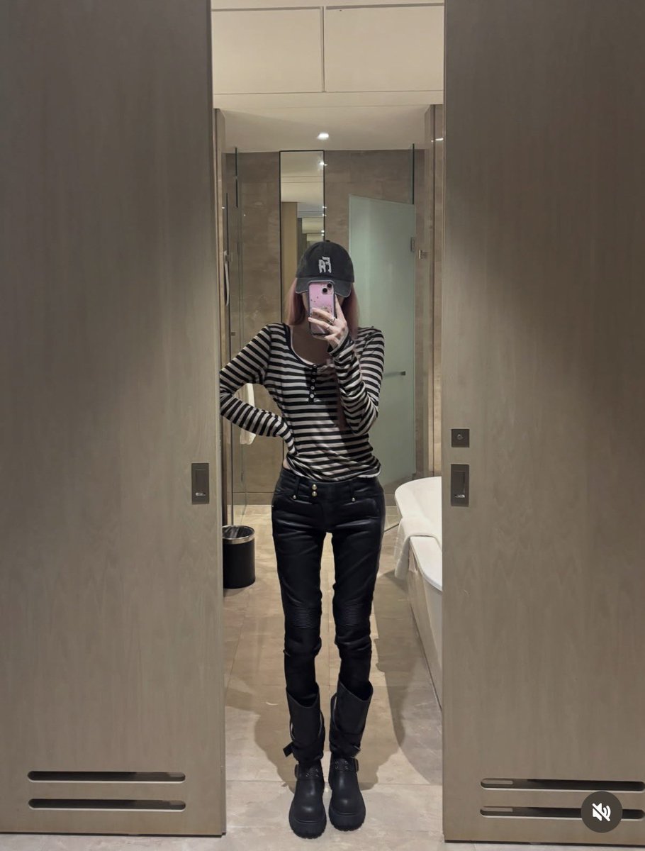 reisinmyheart's tweet photo. how do i get this body yesterday https://t.co/u9j6i3CI8B