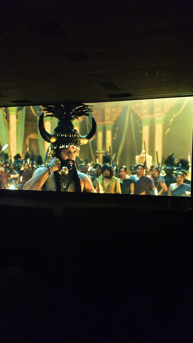 akhilwarner3's tweet photo. ShowTime2 #TheParadise
Vizag AAA CINEMAS #QLUXON screen7 peak cinematic experience in inko show veyalani undhi π« https://t.co/oAxuwJgfAl