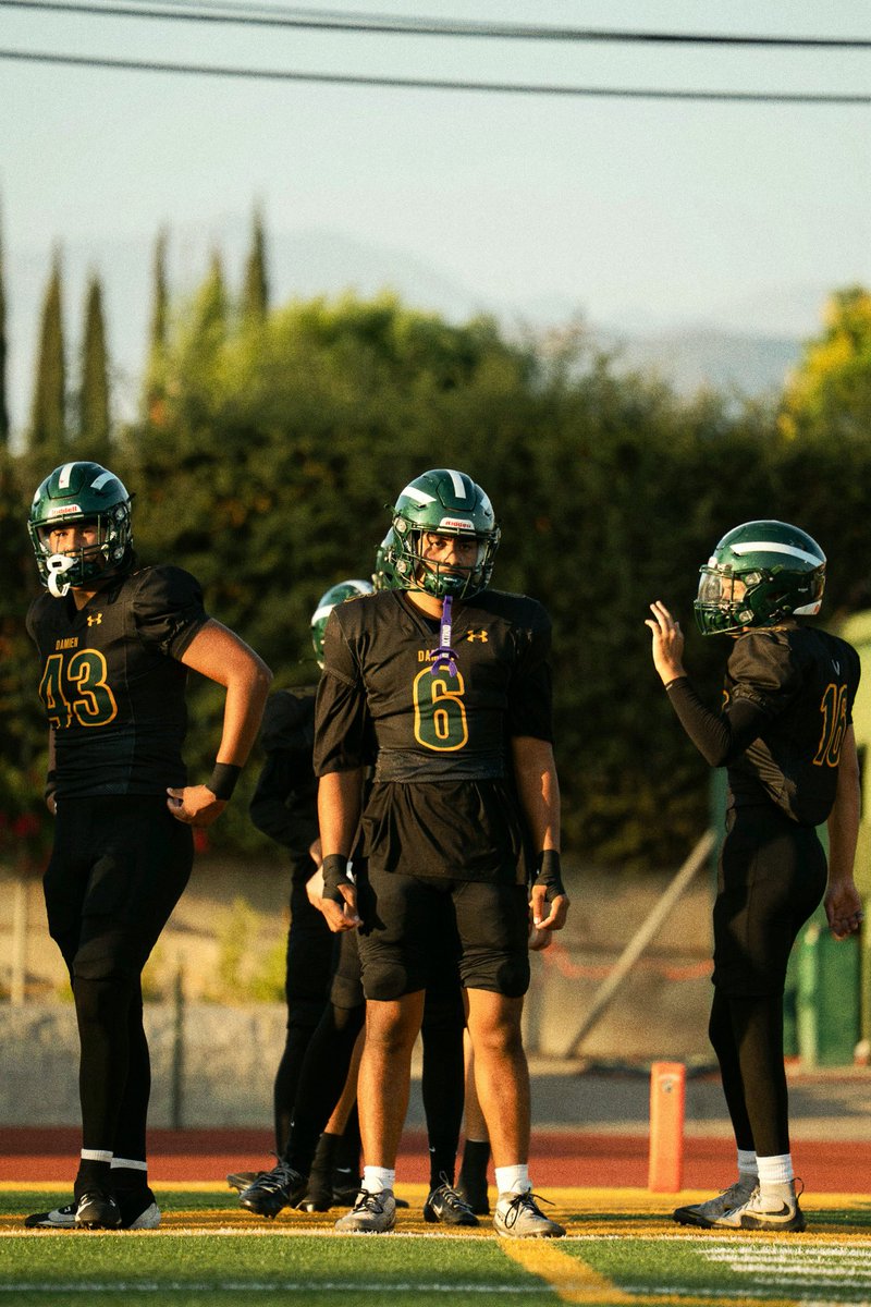 ionaa_u's tweet photo. Mid szn highlights 🎥 
7 sacks | 9 TFLS | 1 def touchdown | 5 qb hurries . Outside linebacker/Edge rusher 

@JStew8 @Coach_AFlores @Screl39 @coachTWALK6 

https://t.co/qAZeQPCIIa https://t.co/AlBqzyVMUG