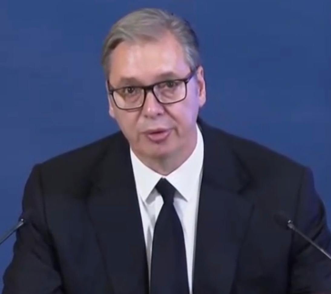 maarijaa83's tweet photo. Ko god dođe na vlast mora da čuva mir i stabilnost, kao i naše KiM. To je naš @avucic, kome je Srbija na prvom mestu i kad podnosi ostavku na mesto predsednika Republike Srbije #vucic #srbija https://t.co/tt4sZg2peI