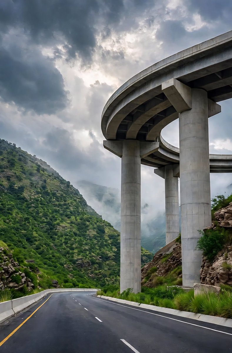ParachaP58557's tweet photo. Nestled among the towering mountains of the Koh-e-Suleman range, the steel bridge of Fort Munro is a splendid masterpiece of natural beauty and engineering. https://t.co/zw0uGLZYyM