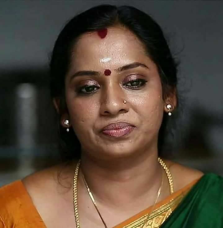 onscreenhotie's tweet photo. Mythili : innaikavadhu thoongalam nu nenachan.. poolu kelambittu irukku... Innaiku thoongana madhiri dhan. https://t.co/oZRJpU5ag8