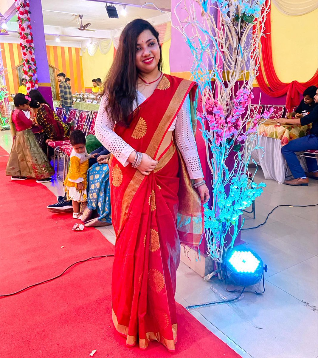 nataliecarterbf's tweet photo. This is me looking classy in my mom’s saree. https://t.co/g0wLHj4l2f