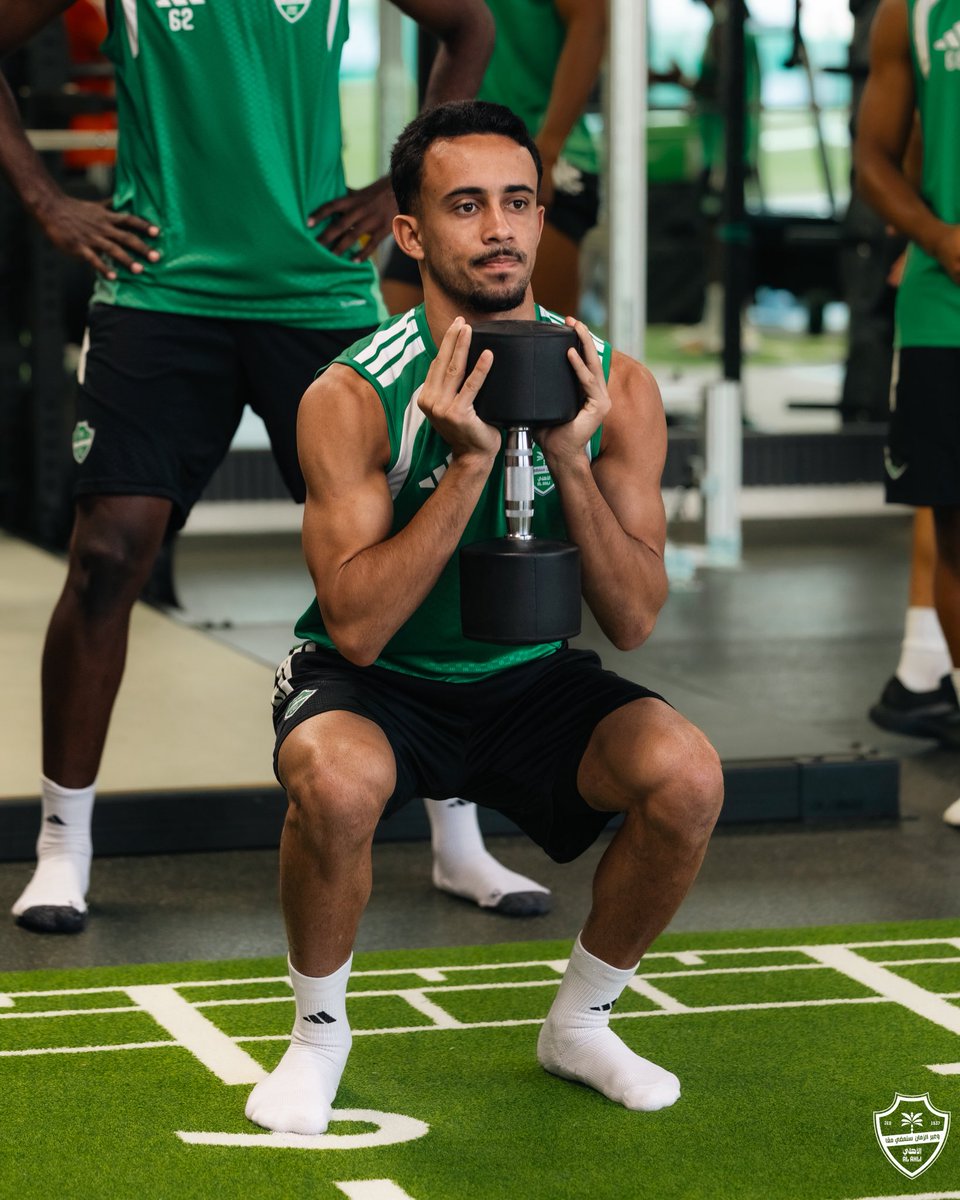 ALAHLI_FC's tweet photo. العـودة إلى التـدريـبـات 🔙

#الأهلي https://t.co/b6Al9d6MmN