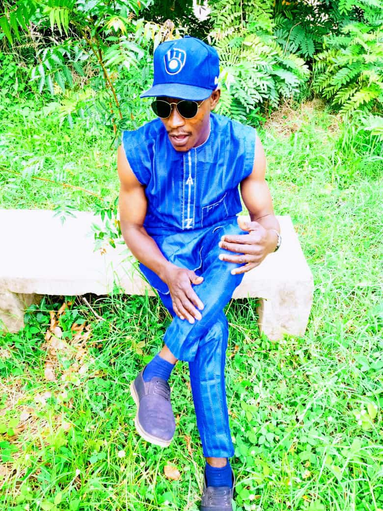 hoodsurvival's tweet photo. Hello ladies and gentleman's people in the in the all of you Good double, double how far from me razark young 2pac resurrected Tupac God bless you my people in the in the x,🌹🌹🌹🌹🌹🌹🌹 https://t.co/AnIjbIxisz