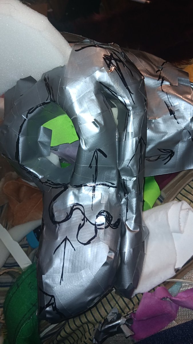 Jamie22727648's tweet photo. Update on the fursuit wip hes coming along and is now named! 
Welcome DRIP https://t.co/2TtsGiIoTt