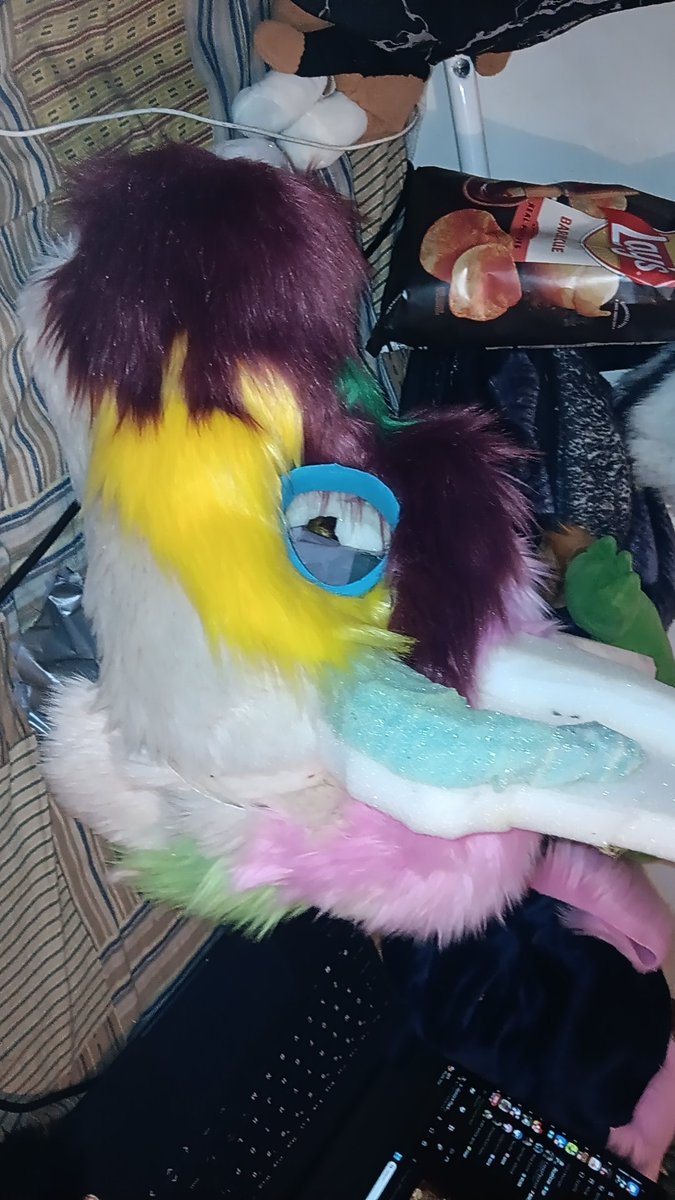 Jamie22727648's tweet photo. Update on the fursuit wip hes coming along and is now named! 
Welcome DRIP https://t.co/2TtsGiIoTt