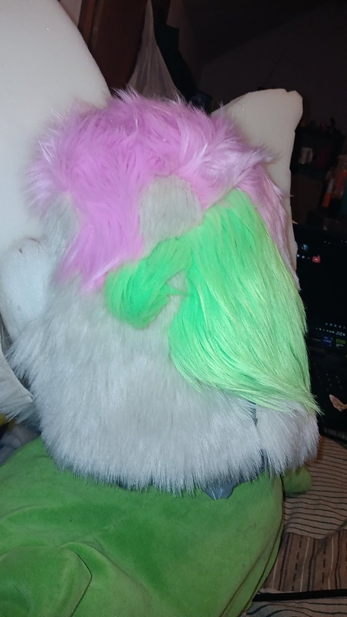 Jamie22727648's tweet photo. Update on the fursuit wip hes coming along and is now named! 
Welcome DRIP https://t.co/2TtsGiIoTt