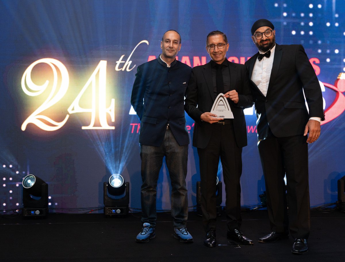 DevTrehan's tweet photo. Honour for Monty Panesar 🏏 and I to present @sportsdrzaf with an @AsianAchievers 🏆

Amazing to catch up on winning the Premier League &amp; wonderful to also  bring British South Asians in Football closer together ⚽️

@AnwarU01 🫱🏼‍🫲🏽 @mariamsara17 

https://t.co/jWnLy94l9U 🇬🇧🇮🇳🇵🇰🇧🇩🏴󠁧󠁢󠁥󠁮󠁧󠁿 https://t.co/usmCgyTP2C