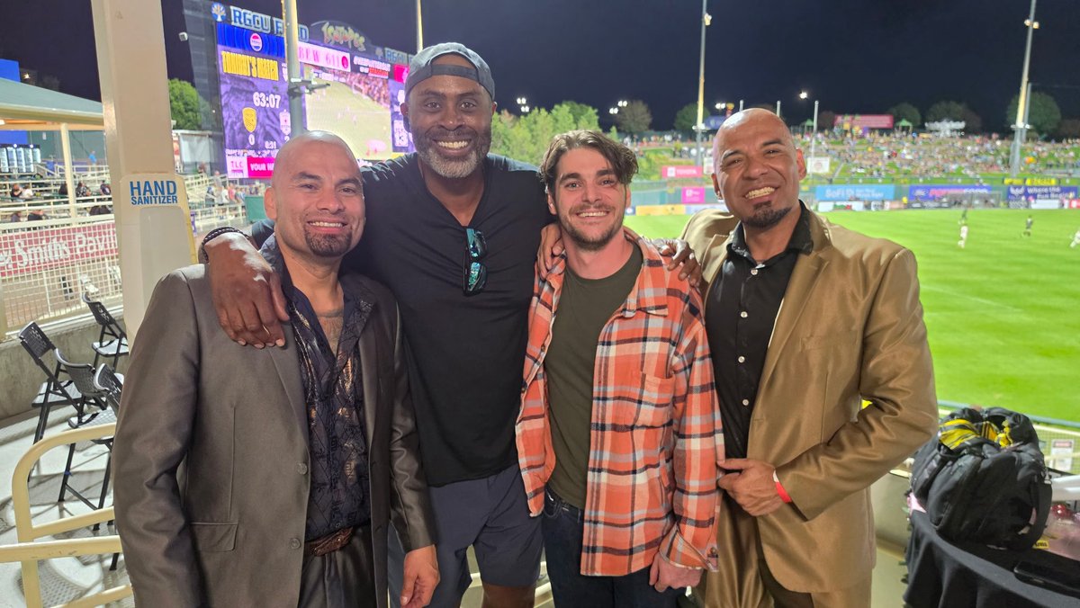 kennythomasnba's tweet photo. Great hanging with the Breaking Bad crew at the game! Always a good time when New Mexico brings it together. ⚾🔥

#BreakingBad #NewMexico #GameDayVibes https://t.co/qr592CMjgw