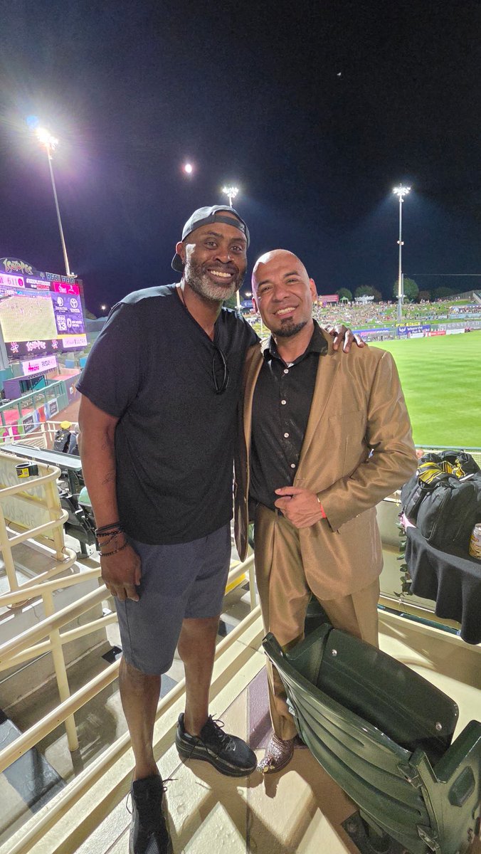 kennythomasnba's tweet photo. Great hanging with the Breaking Bad crew at the game! Always a good time when New Mexico brings it together. ⚾🔥

#BreakingBad #NewMexico #GameDayVibes https://t.co/qr592CMjgw