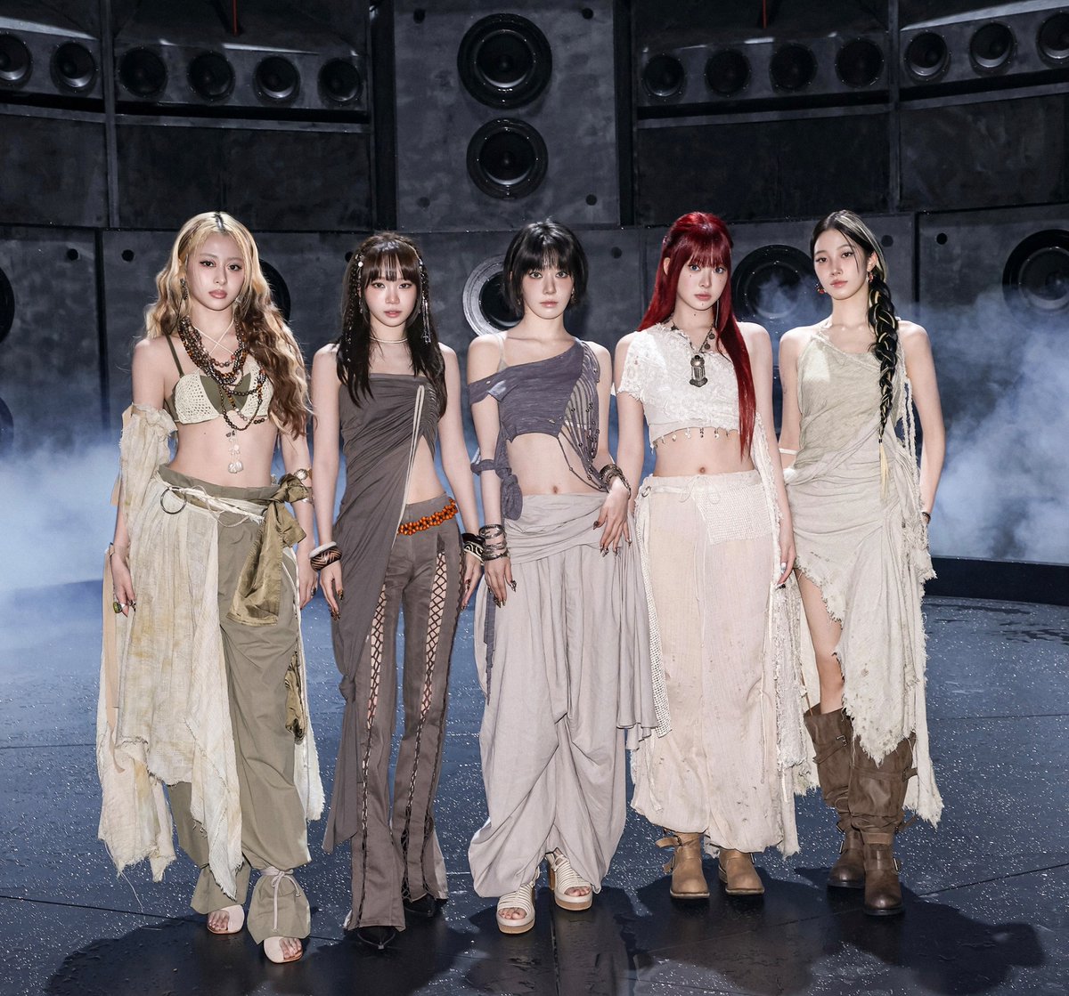 lpopchartmaster's tweet photo. #LE_SSERAFIM final prediction for "MAMA AWARDS 2026" (neglecting judges criteria):

• Best Female Group - #1
• Best Collaboration - #1, #3
• Best Dance Performance Female Group - #2
• Song of The Year - #6
• Artist of The Year - #9 https://t.co/0HZlZMOlz8