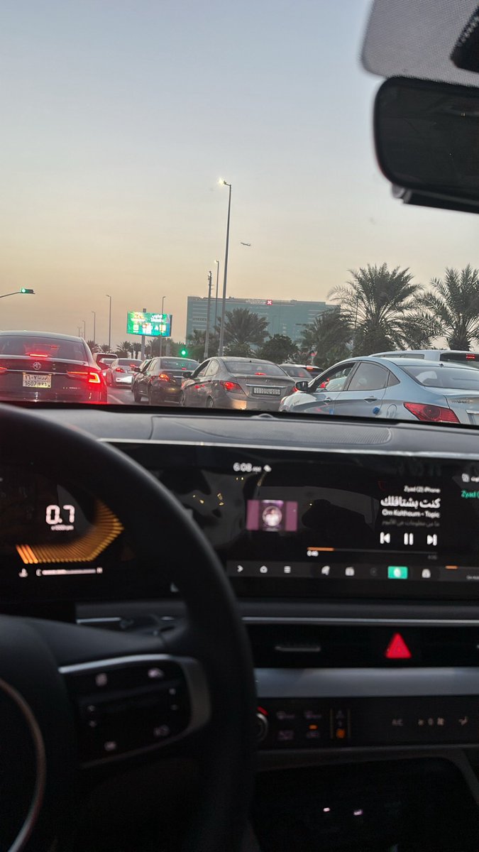 vixxzti's tweet photo. مايذوق العز خمام الوسايد
وسايدي اخذها معي حتى فالدوام https://t.co/bxtslk4ccu