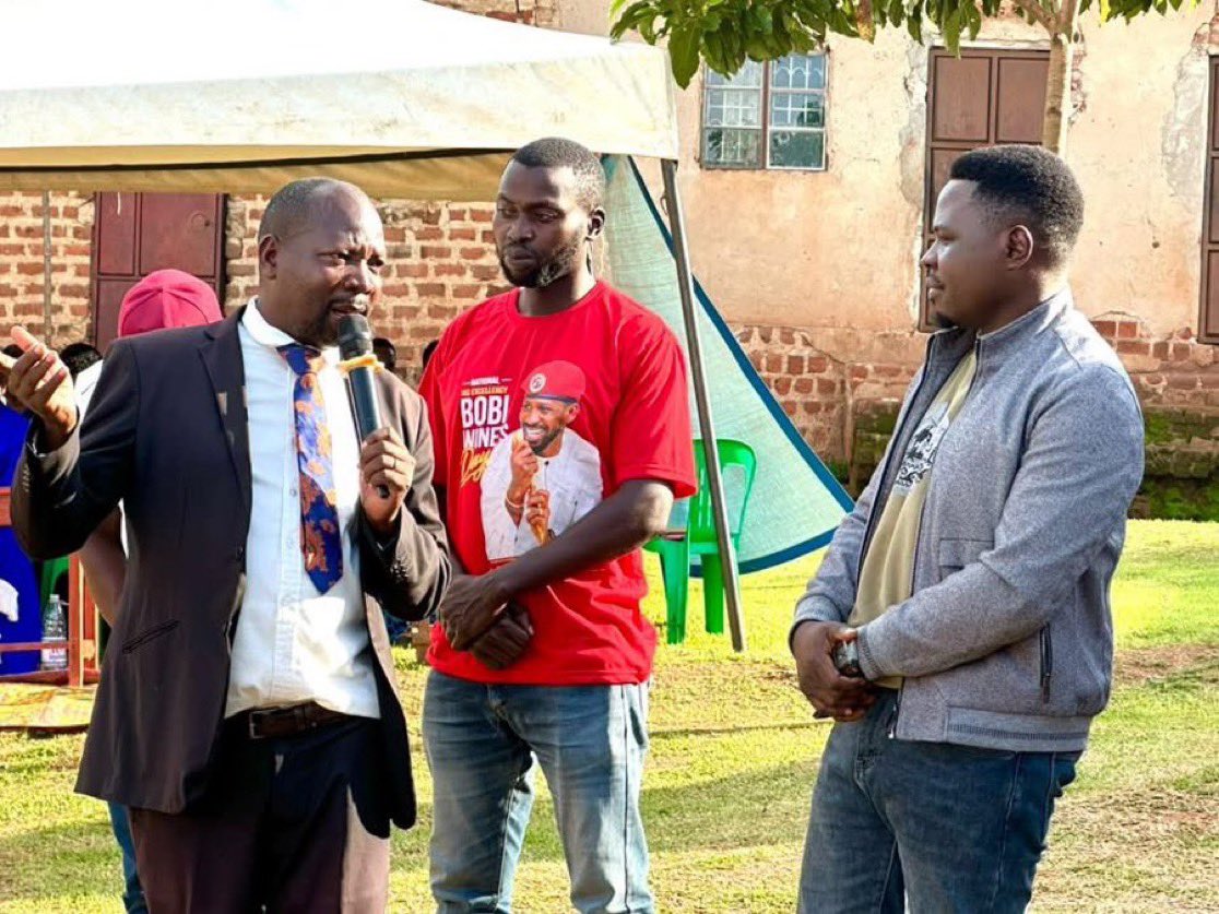 brucenahabwe1's tweet photo. PHOTOS: Hon @ZaakeFrancis attended the Thanksgiving of @NUP_Ug LC1 Chairperson, Chairman Nsubuga, in Tanda, Nakanyenya. He also handed over support through the @Zaakefoundation to give his new office and the village a starting point for development https://t.co/L1GXBw7X6x