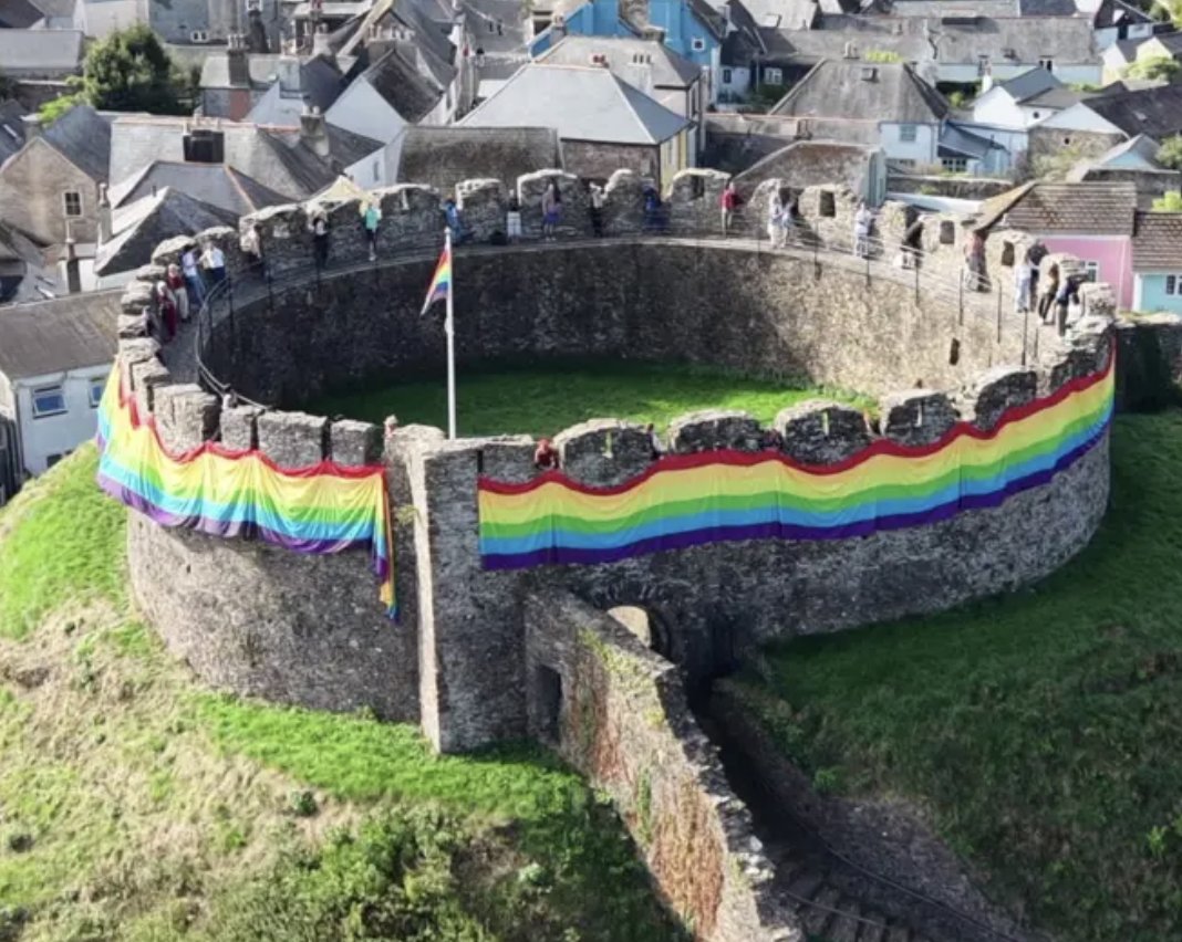 RupertLowe10's tweet photo. Totnes. Devon. It is not 'homophobic' to label this as wildly naff and generally vomit-inducing. 

Sensible gay people despise the woke theatre of it all too, and just want to get on with their lives.

Restore Britain backs pride - pride in our country, and pride in our people. https://t.co/vw2lURIGYD