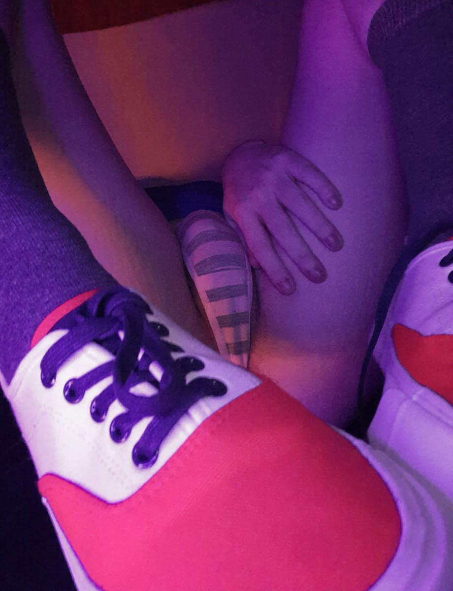 olomew2's tweet photo. Haii guys ;3 #thighs #femboy #nl #gooner #freak https://t.co/xmeNvkT1GL