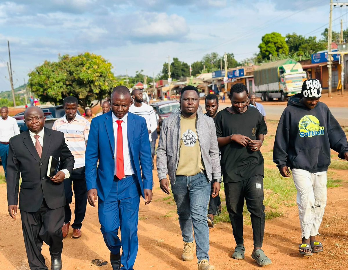 NupUpdates's tweet photo. PHOTOS: Hon @ZaakeFrancis attended the Thanksgiving of @NUP_Ug LC1 Chairperson, Chairman Nsubuga, in Tanda, Nakanyenya. He also handed over support through the @Zaakefoundation to give his new office and the village a starting point for development https://t.co/tgZ6EdMUQV