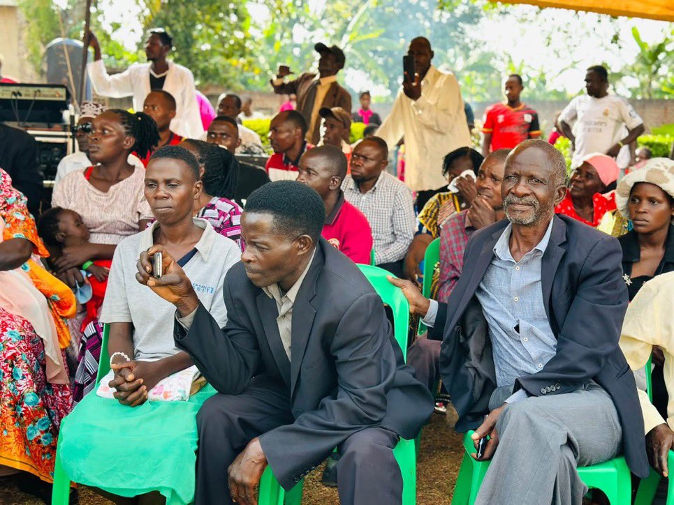NupUpdates's tweet photo. PHOTOS: Hon @ZaakeFrancis attended the Thanksgiving of @NUP_Ug LC1 Chairperson, Chairman Nsubuga, in Tanda, Nakanyenya. He also handed over support through the @Zaakefoundation to give his new office and the village a starting point for development https://t.co/tgZ6EdMUQV