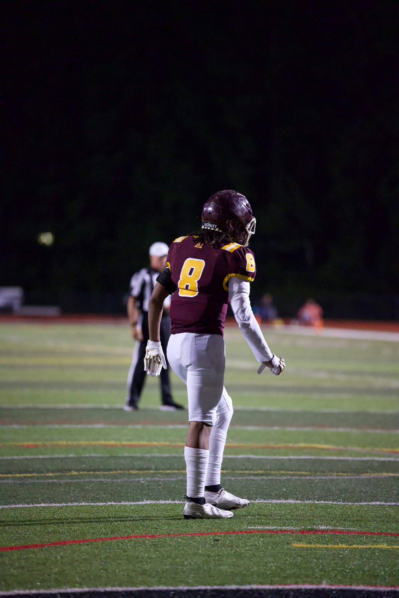 thekalebDmoore's tweet photo. few pics from friday nights game https://t.co/f7hb7qE5Is