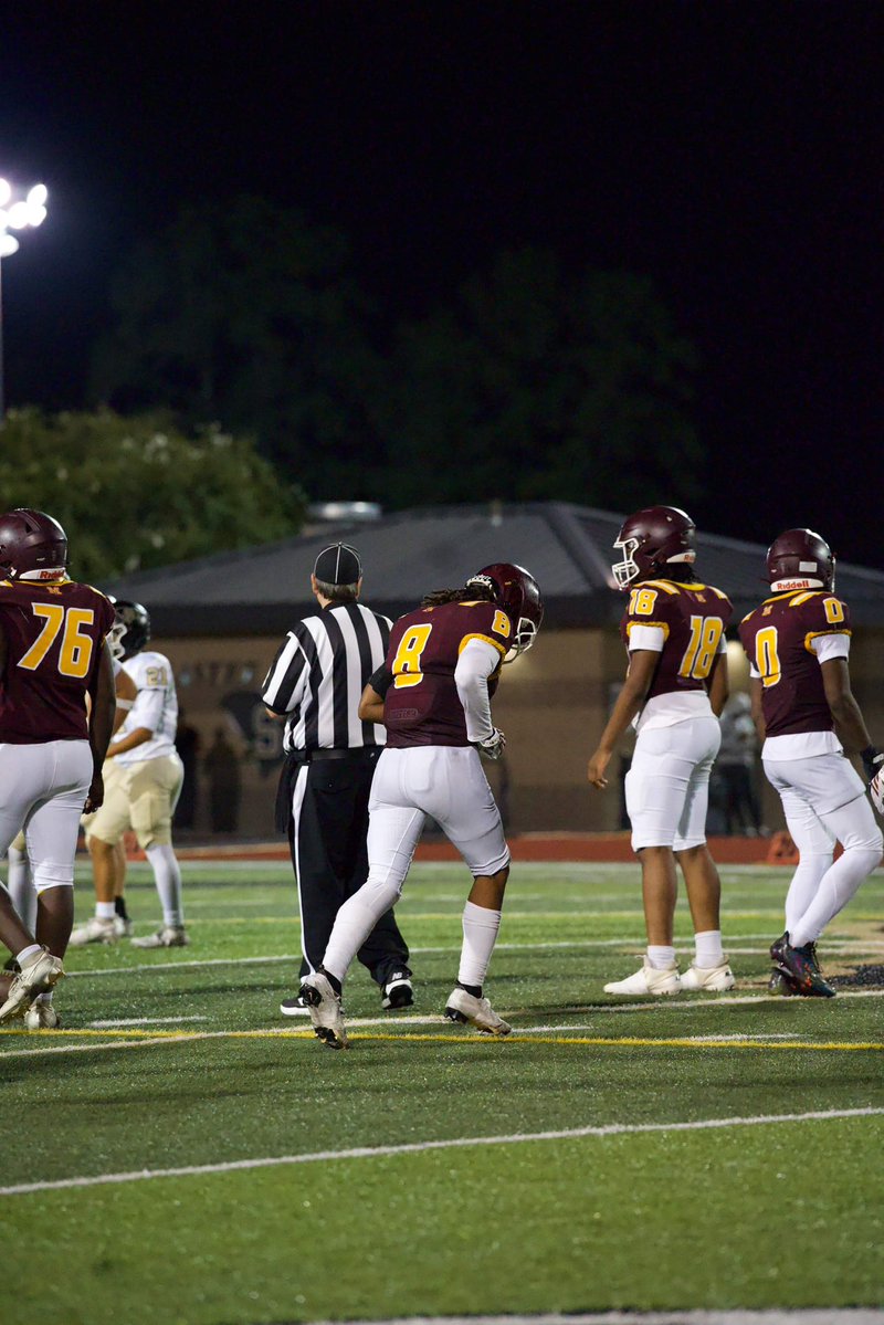 thekalebDmoore's tweet photo. few pics from friday nights game https://t.co/f7hb7qE5Is