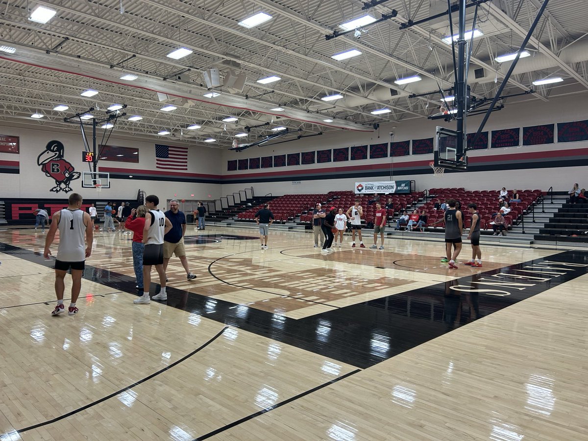 RavenMBB's tweet photo. Family Practice 2026. Thanks to all our family members and friends who were able to attend. We have some serious Free Throw Shooters in the group! Raven Family https://t.co/XJc7OzjU1U