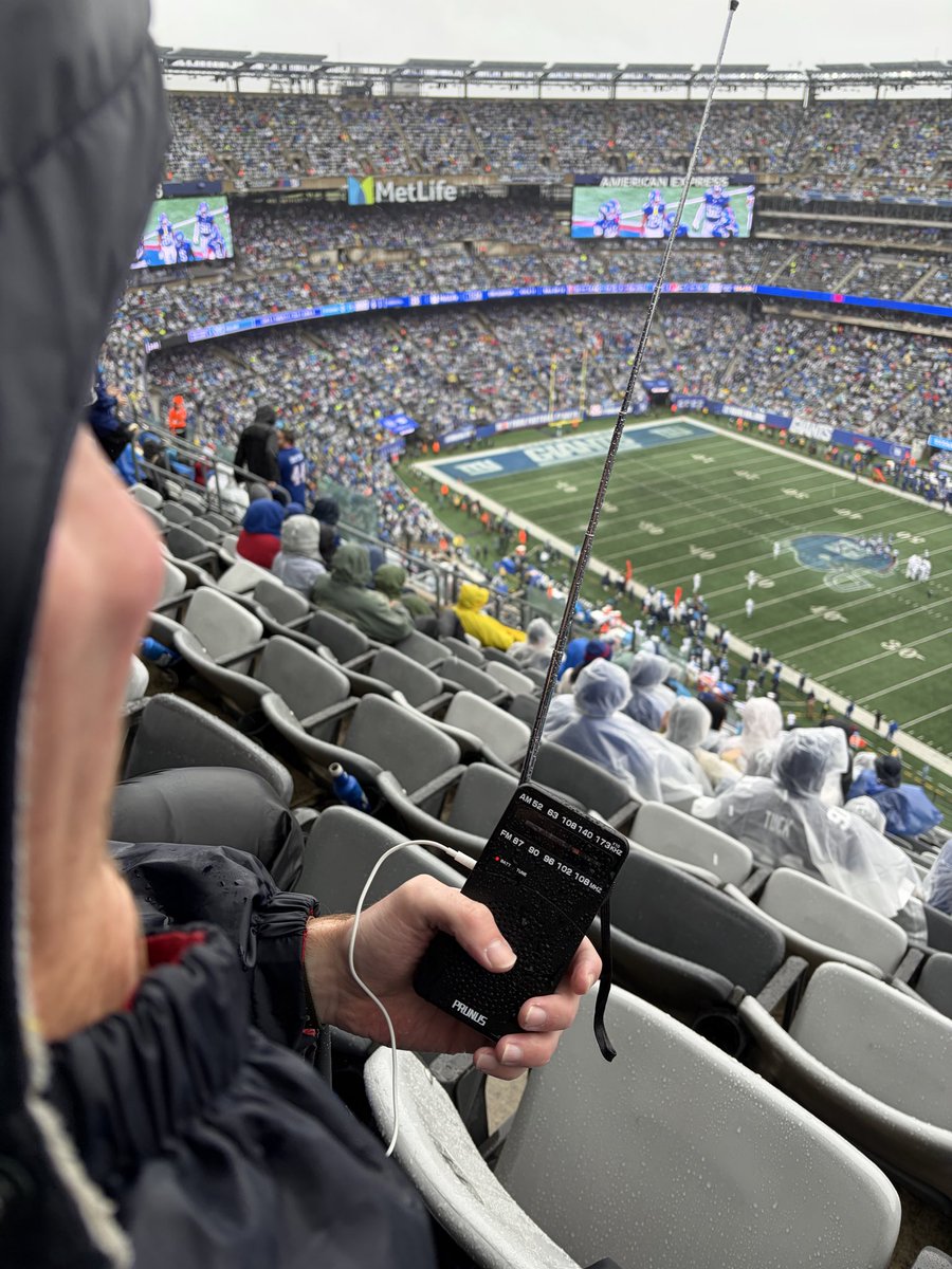 xUncleBandanax's tweet photo. Yes I’m at the giants game in a nor’easter, yes my brother is listening to the game on the radio #letsgoGmen https://t.co/jY4L53oc41