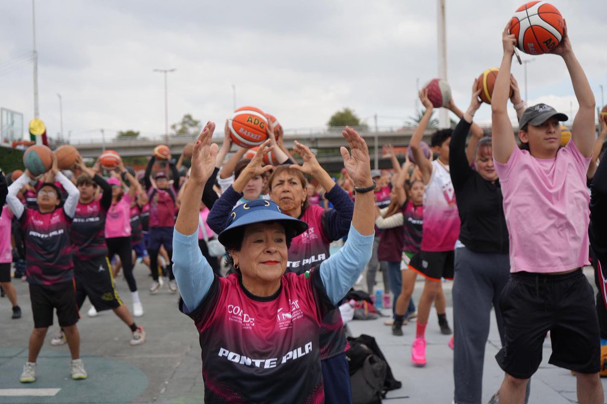 AmeyalliSchz's tweet photo. Ponte Pila presente en la Clase Nacional de Básquetbol, sumándonos a esta jornada nacional que impulsa la actividad física y el deporte en comunidad. https://t.co/1zwI8Z2p44