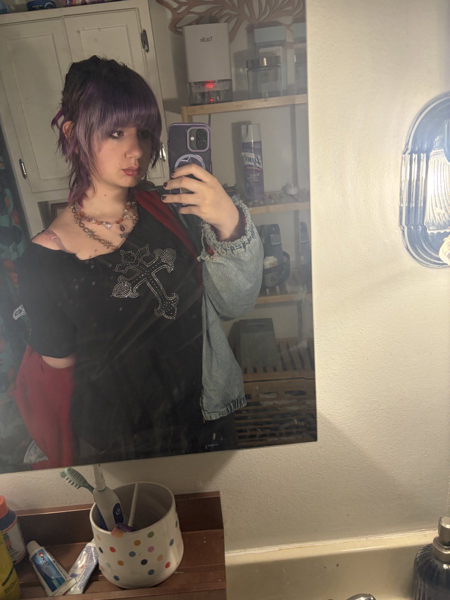 danger_ders's tweet photo. Since I already face revealed from a while ago I might as well do a current face rev 😭😭 https://t.co/2FLfoPnuze