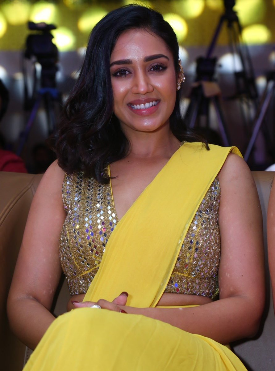 wvmediaa's tweet photo. Nivetha Pethuraj at the Adarsha Kutumbam House No.47 - AK 47 Movie Narayanamma Song Launch Event ✨💛/1

#Nivetha #NivethaPethuraj https://t.co/fwuNVXy9o1
