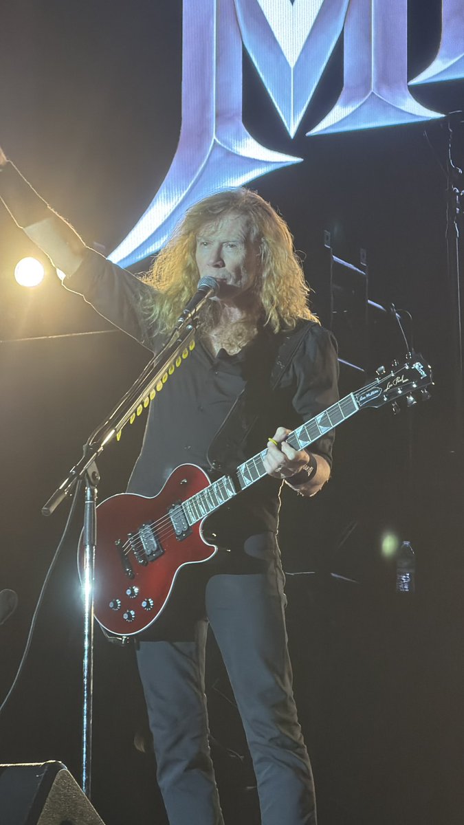 SleepyDeveloper's tweet photo. @Nordic_Deth it was a blast seeing @Anthrax @Megadeth and @IronMaiden at BMO! Check out that red 24 fret @DaveMustaine Les Paul! He played Tornado of Souls on it! https://t.co/J40ifJW17N
