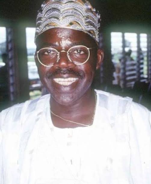 Big_marvis's tweet photo. Marwa handed Tinubu about ₦2bn in 1999.

Tinubu handed Fashola about ₦27bn in 2007.

Lagos also realised more than ₦19bn from its investment in Celtel.

Yet you hardly hear Tinubu jumping around, shouting about how much money he left for Lagos.

I know some people will doubt this because, for some of you, this may be the first time you’re hearing or seeing it.

But don’t take my word for it.

Fact-check it yourself before you comment.

The same Tinubu met Nigeria with net foreign exchange reserves of about $3.99bn at the end of 2023. By July 2026, the CBN Governor reported net reserves of about $40bn.

Again, don’t take my word for it. Go and verify.

Now, let me make something very clear.

If you want to hate or dislike Tinubu, there are valid issues you can point to. The same applies to every other presidential candidate.

Those who support Atiku can give reasons they believe justify their support. Those who support Obi can do the same. Those who support any other candidate can also give their reasons.

And those who don’t support them can equally have reasons for their position.

For me, Tinubu is my candidate.

And honestly, my love for Tinubu goes beyond him being a politician or even being the President of my country.

I love too many things about him.

I love his political journey.
I love his ambition.
I love his ability to think long-term.
I love the vision I believe he has for Nigeria.
I love the fact that he is willing to make difficult decisions even when those decisions are unpopular.

That doesn’t mean I believe Tinubu is perfect.

It doesn’t mean I will defend everything he does.

And it certainly doesn’t mean everybody has to love him because I do.

But I have my reasons for loving and supporting him, just as others have their reasons for supporting the people they support.

At the end of the day, it takes an optimistic person to look beyond the weaknesses of others and still recognise their strengths.

Tinubu is my candidate. I love him, and I make no apology for that.