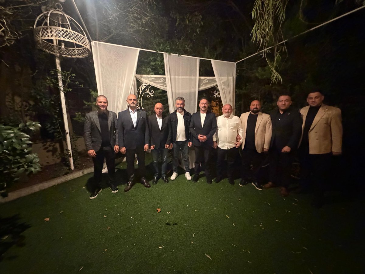 mhpbeykoz's tweet photo. İlçe Başkanımız Mehmet GÜNDOĞDU, İlçe Sekreterimiz Mehmet ÇÜRÜKSU, Belediye Meclis Üyemiz Bülent GÖKDAĞ, İlçe Başkan Yardımcılarımız Murat TURAN, Önder GEÇİR, Yakup Kadri YILMAZ ve İlçe Yöneticimiz Görkem AKMAN; Cumhuriyetköy Muhtarımız Murat COKER, İshaklı Muhtarımız Ali CİNEL ile birlikte Beykoz’un iş ve spor camiasının değerli ismi gönül dostumuz Selim ŞİMŞEK’in yeğeninin nikâh merasimine katılım sağladılar. 

Genç çifte iki cihân saadeti dileriz. 

@BBvolkanyilmaz 
@_MHPistanbul_ 
@CamurMehmet123 
@mehmetgndogdu1