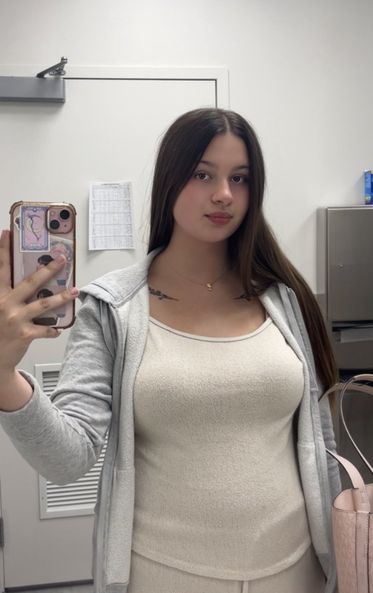 cherryoncredit's tweet photo. hi guys.... how yall doing👀 https://t.co/YNlj1wdhll