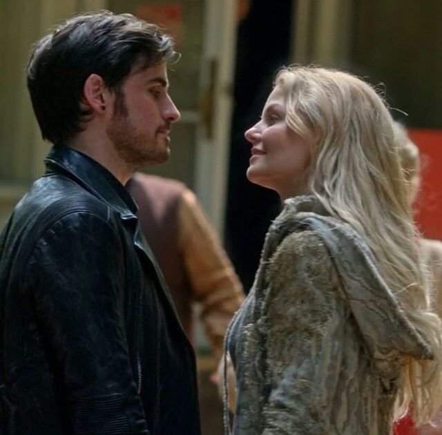 ouatminds's tweet photo. today  11 years ago of the premiere of the season 5  of once upon a time https://t.co/AAUkcsJocq