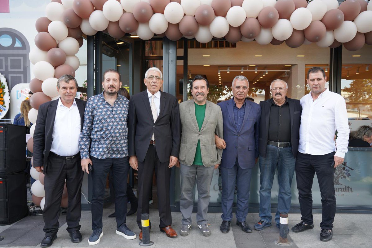 IyipartikCekme's tweet photo. İlçe Başkan Yardımcımız Sıddık Yapıcı’nın oğlu, İlçe Yöneticimiz Kürşat Yapıcı’nın yeni iş yerinin açılışına; GİK Üyemiz Özdemir Polat, İlçe Başkanımız Rasim Yıldırım ve Yönetim Kurulu Üyelerimiz katıldı.

Kürşat Yapıcı’ya hayırlı, bereketli kazançlar diliyoruz. https://t.co/H5RrLcFf7s