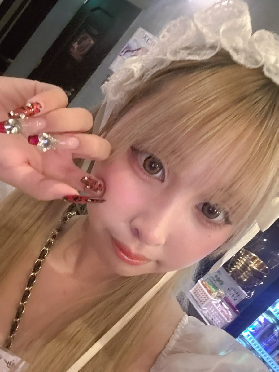 enma_devi_oki's tweet photo. おきゅおわ❤️‍🔥
今日もとっても楽しかった〜🫶🫶🫶色んなご主人様と色んなお話できてとってもハピネスでした🎶🎶🎶乾杯もチェキもありがとうございました〜😆💕

(ツインテりりがかわいくて地球くん動揺しちゃったから写真ぶれちゃってるカモ😅💦) https://t.co/hWb21fS8er