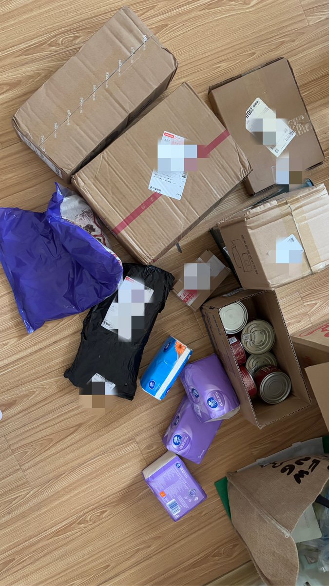 DustiGroshjtrj's tweet photo. Just unboxed my long-awaited skincare package—glad the bubble mailer kept everything safe and sound! https://t.co/1jRkOm4hsQ